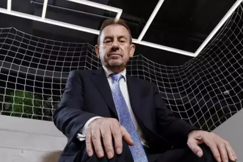 رئيس خيتافي يهاجم رابطة الدوري الإسباني بسبب مقترح فياريال وبرشلونة